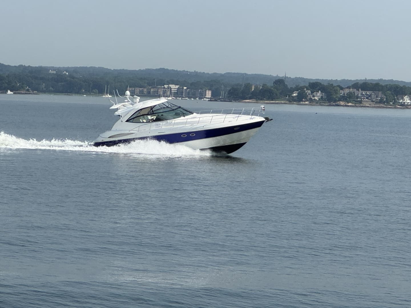 2006 Cruisers Yachts 520 Express