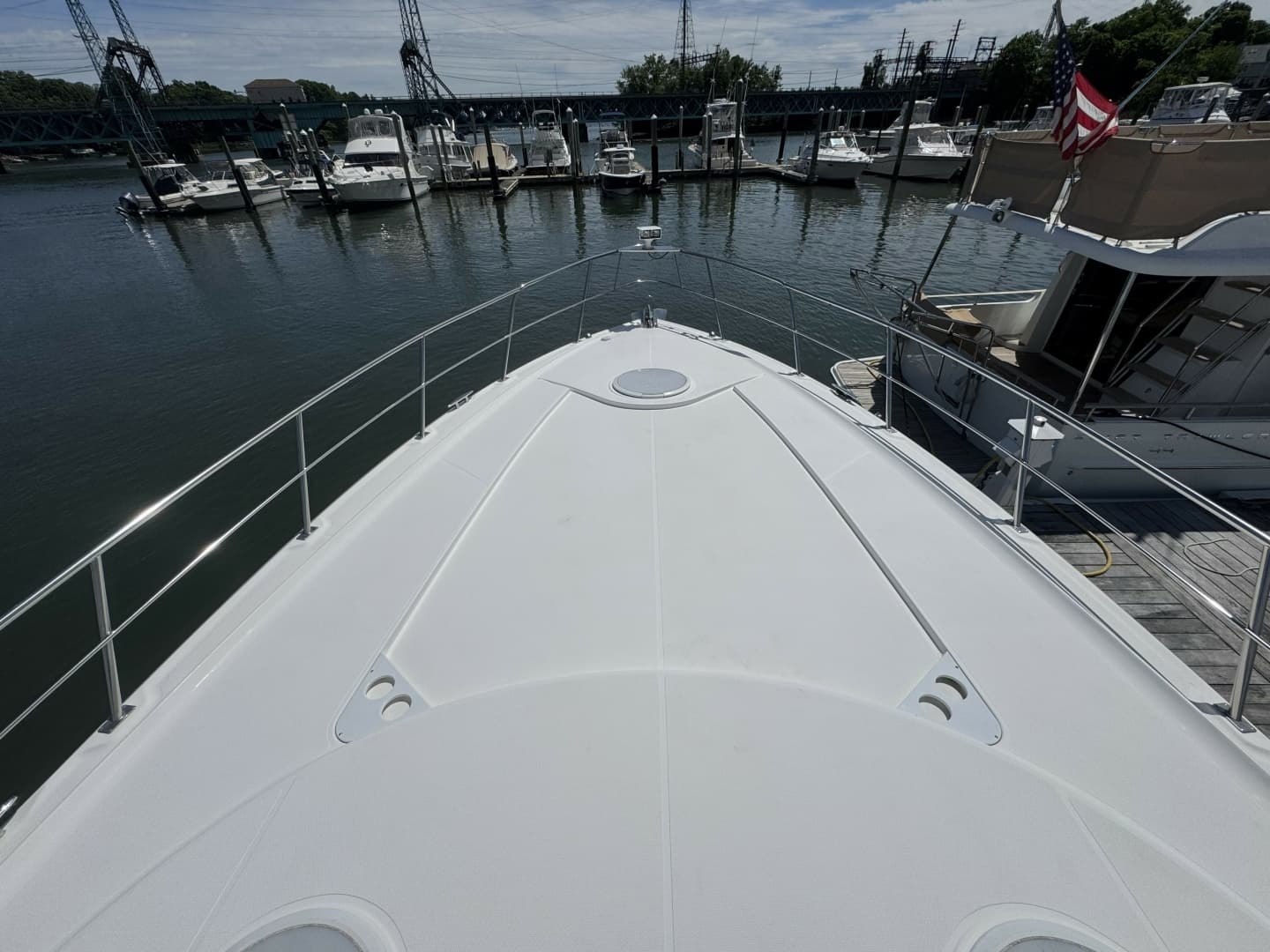 2006 Cruisers Yachts 520 Express