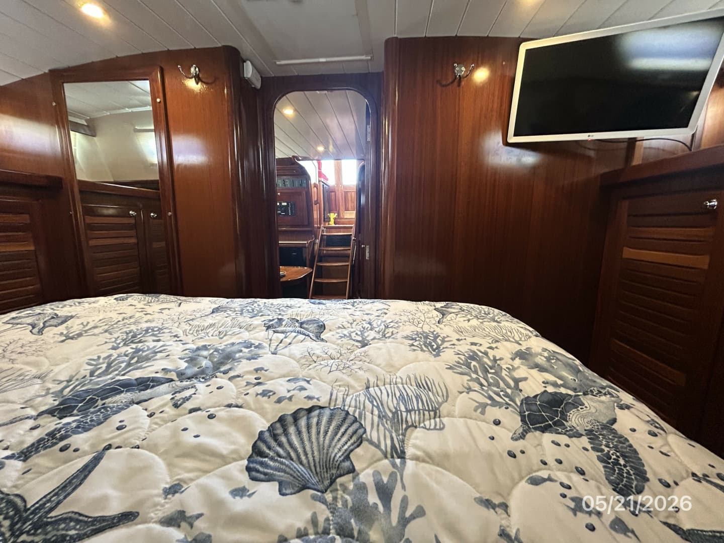 43' Menorquin master stateroom aft