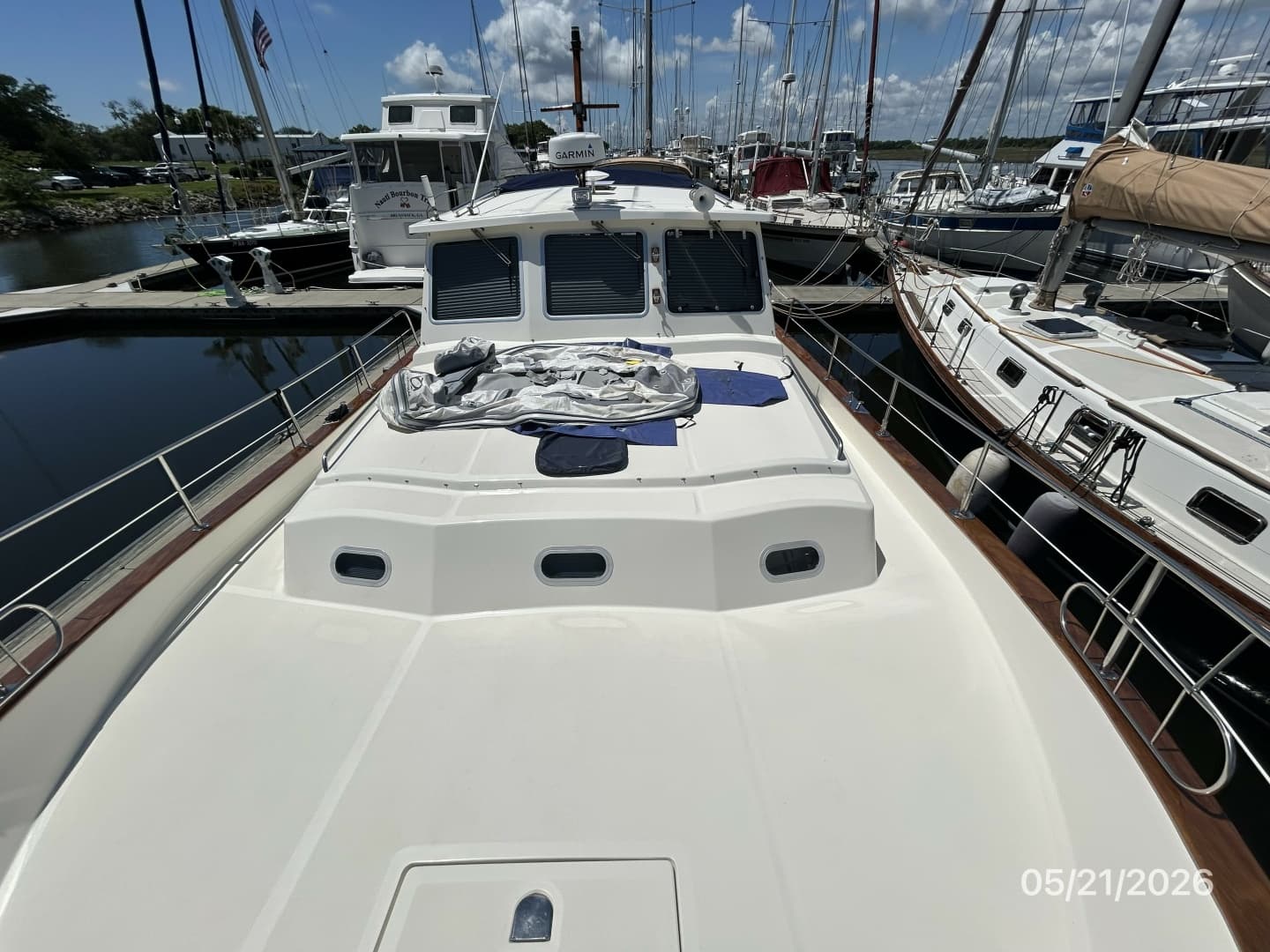 43' Menorquin foredeck aft