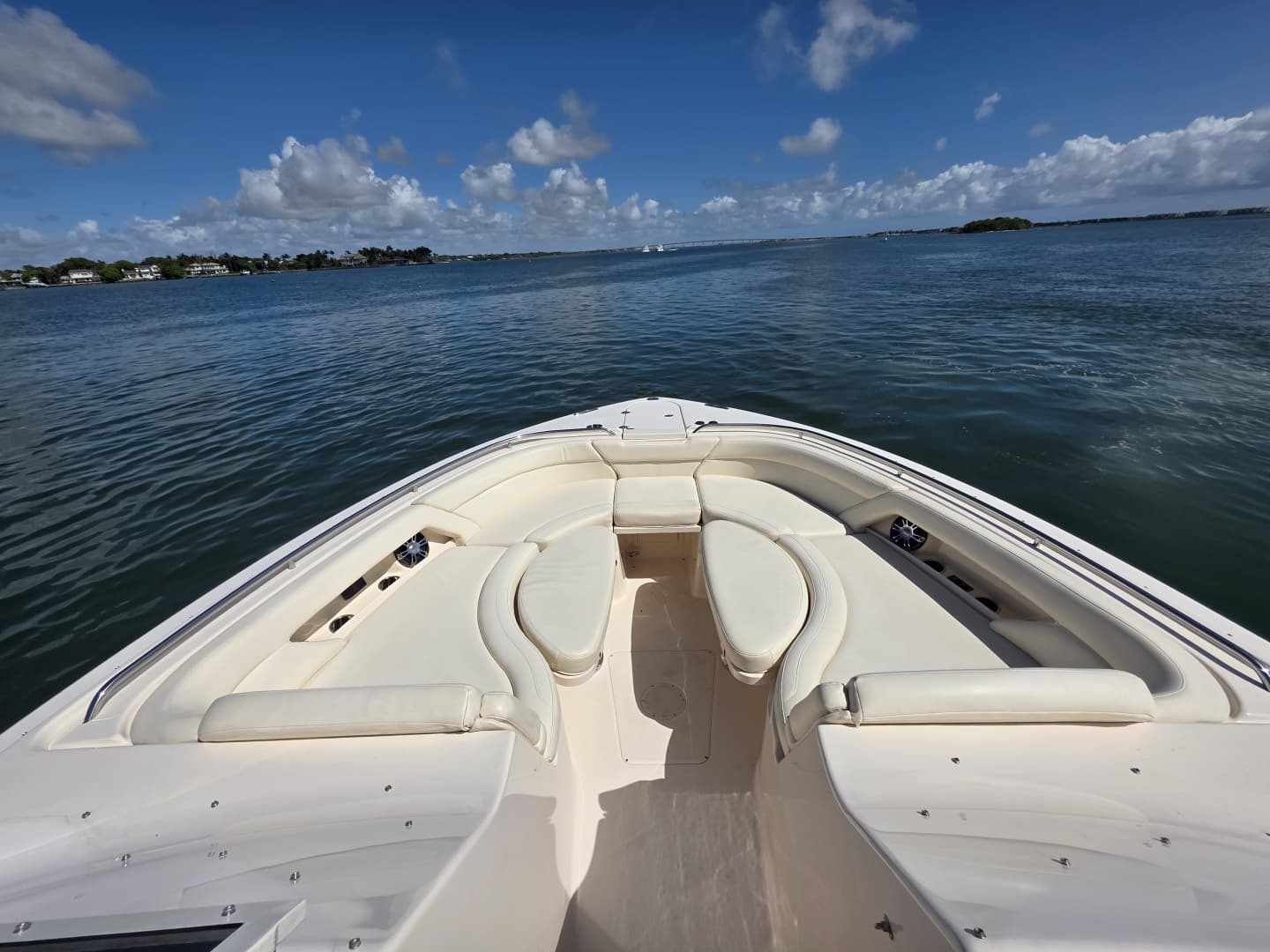 2019 Grady-White Freedom 375