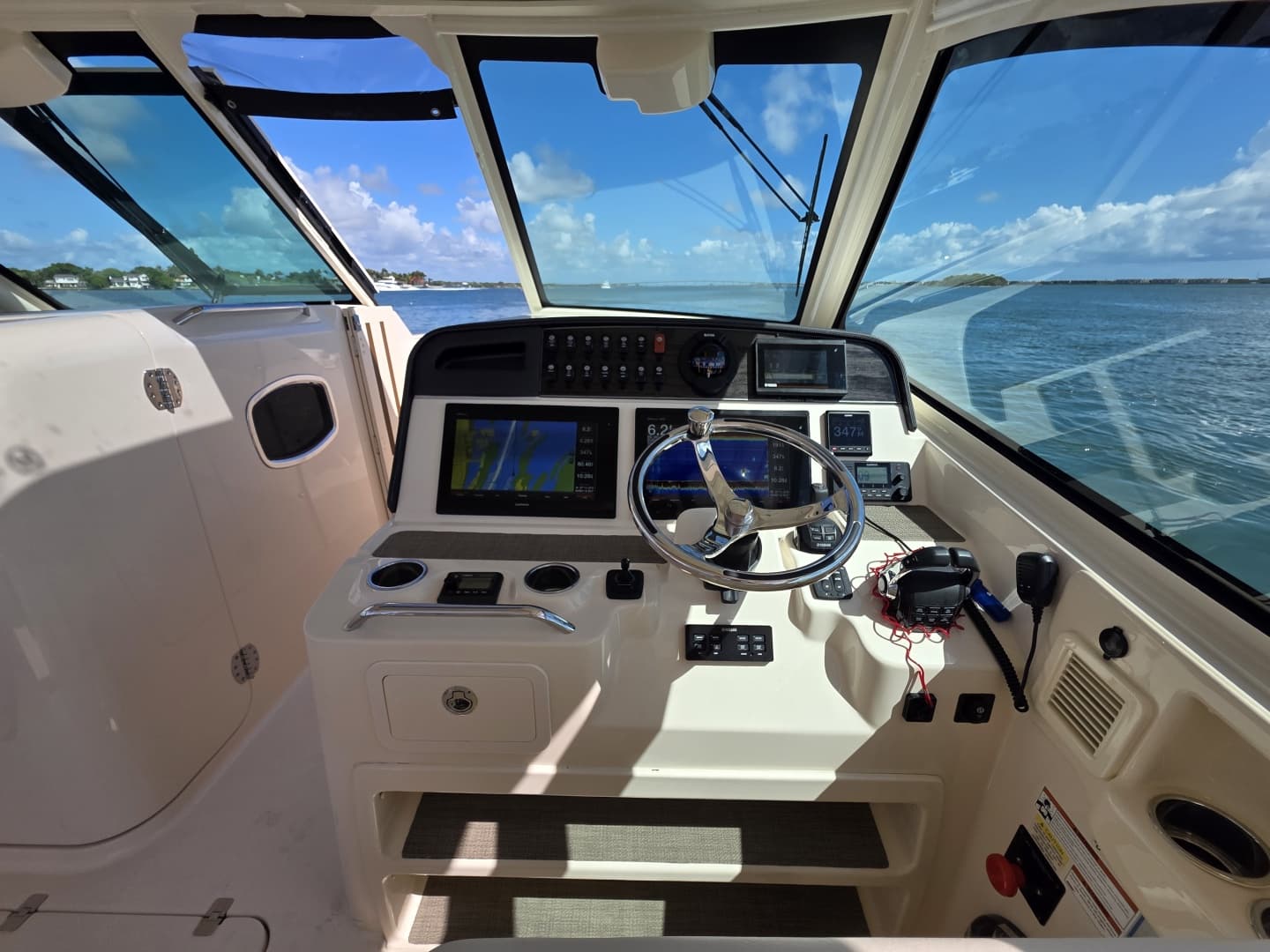 2019 Grady-White Freedom 375