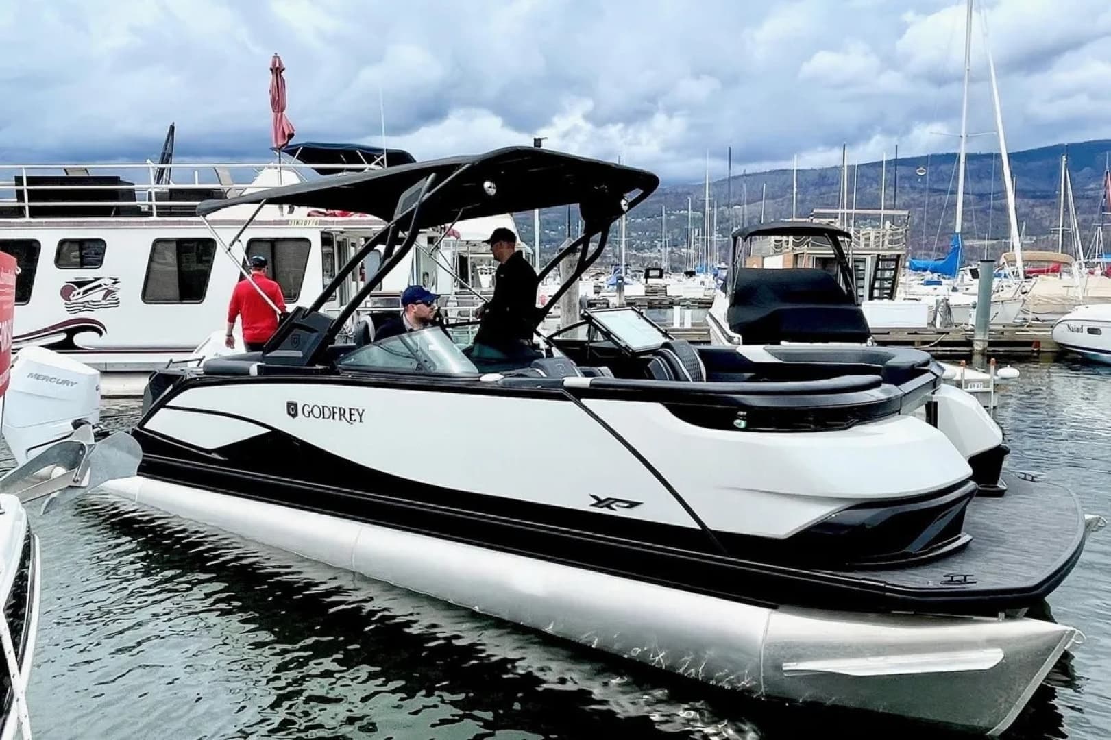 2024 Godfrey XP2700W