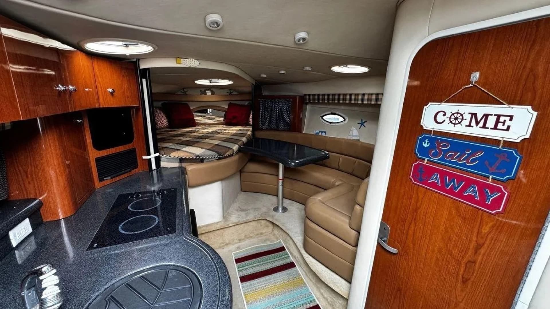 2005 Monterey 322 Cruiser