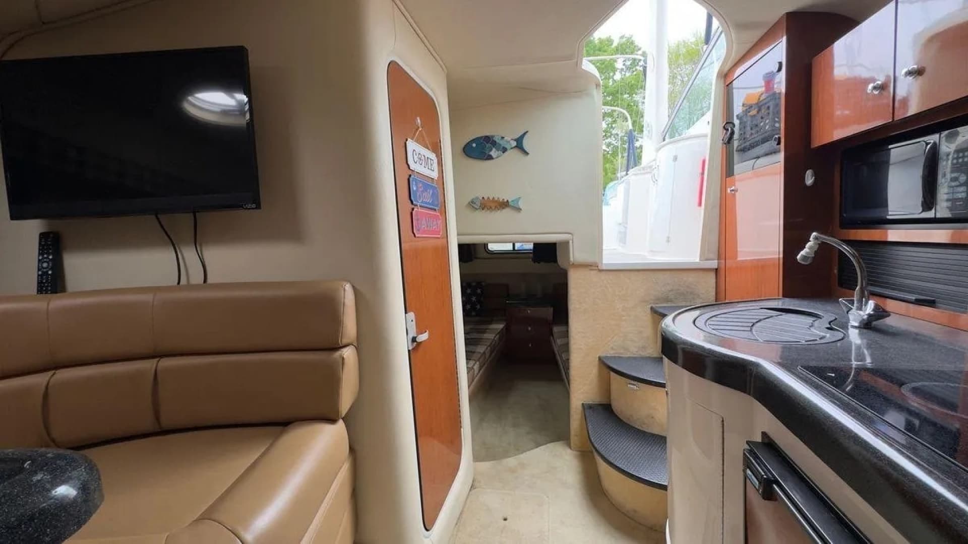 2005 Monterey 322 Cruiser