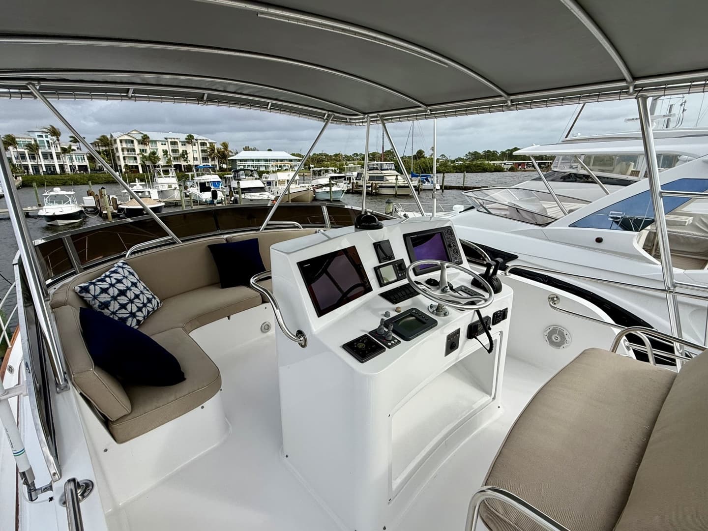 2002 Legacy Yachts 52