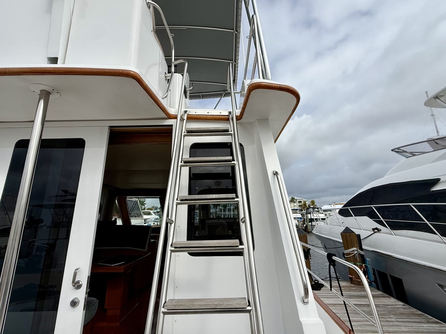2002 Legacy Yachts 52