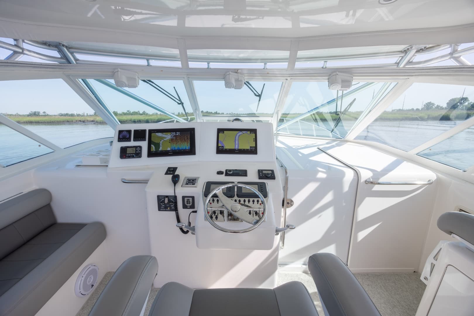 2005 Cabo 45 Express