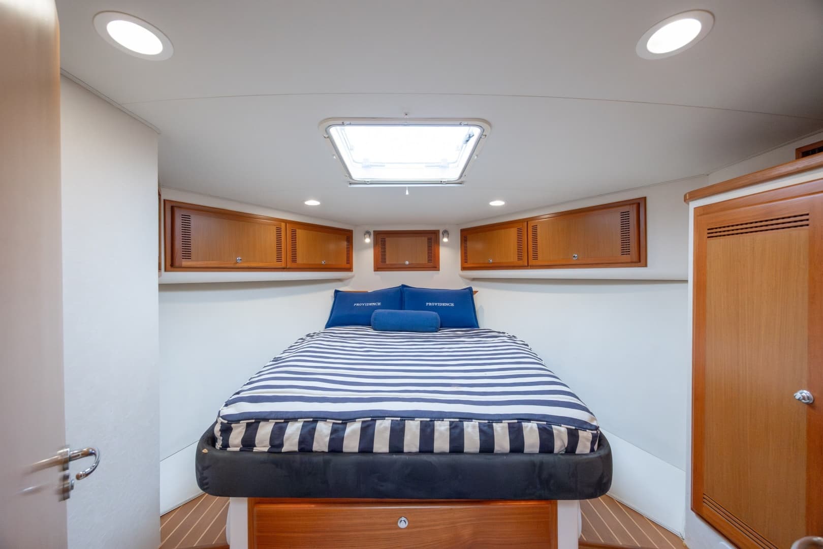 2005 Cabo 45 Express