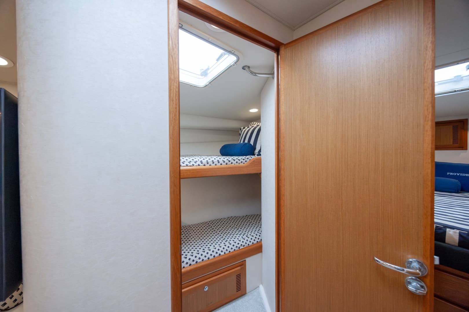 2005 Cabo 45 Express