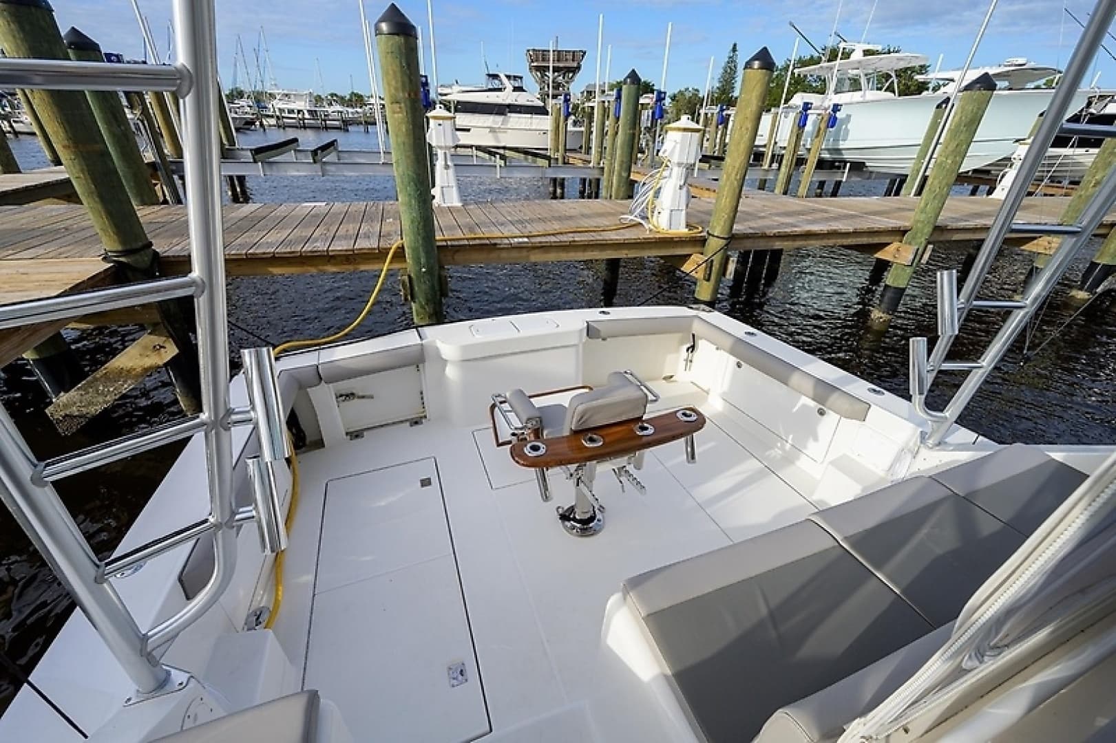 2005 Cabo 45 Express