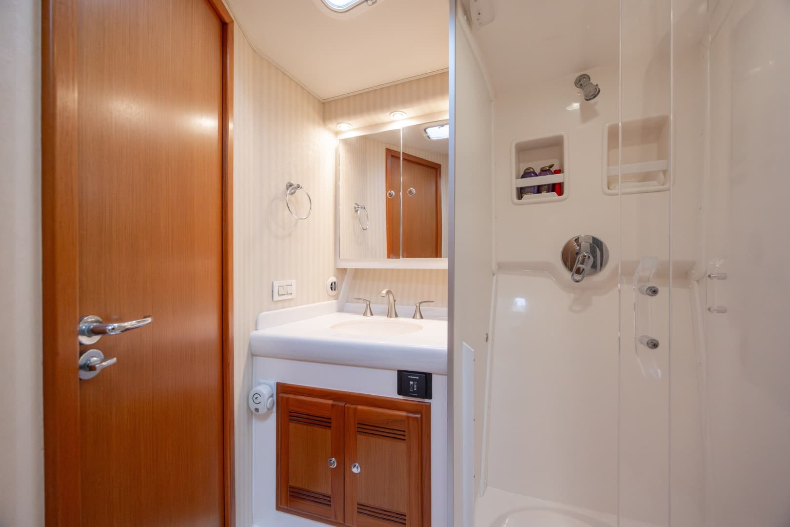 2005 Cabo 45 Express