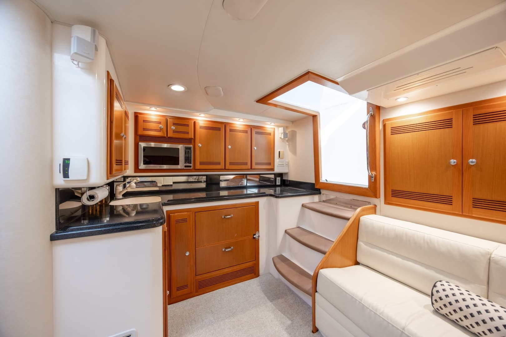 2005 Cabo 45 Express