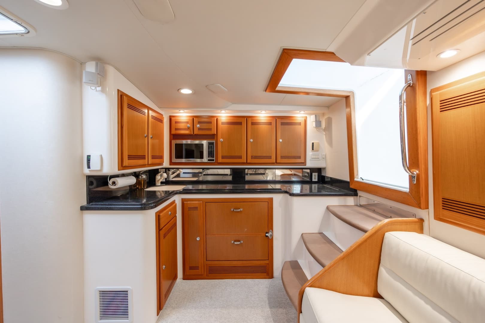 2005 Cabo 45 Express