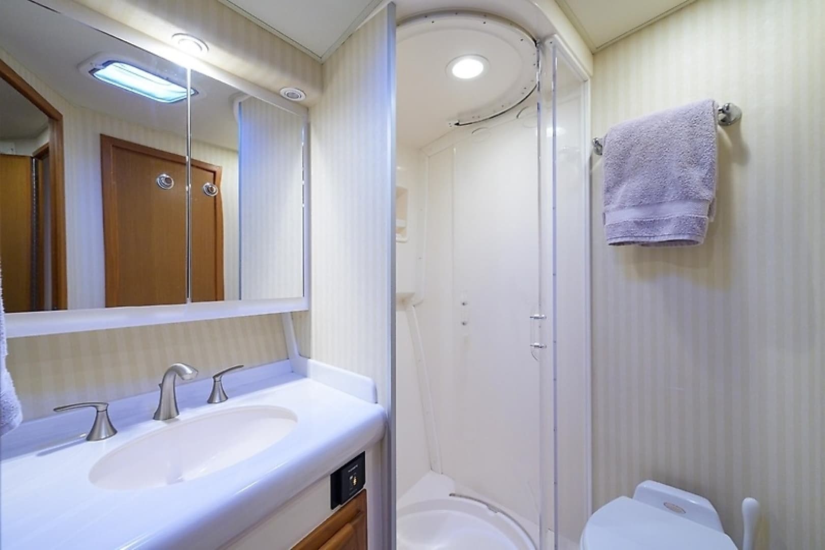 2005 Cabo 45 Express