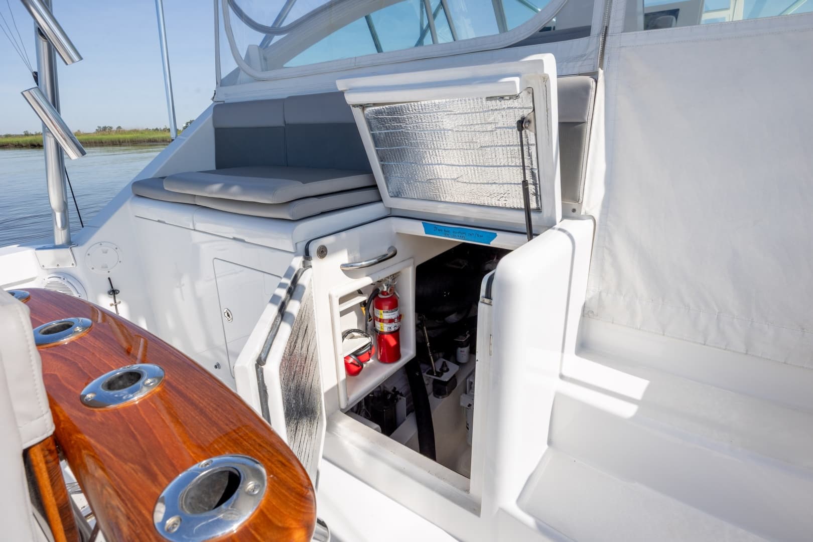2005 Cabo 45 Express