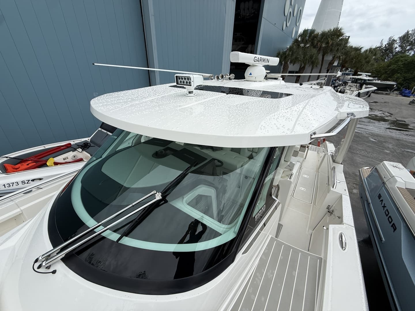 2025 Tiara Yachts 38LS