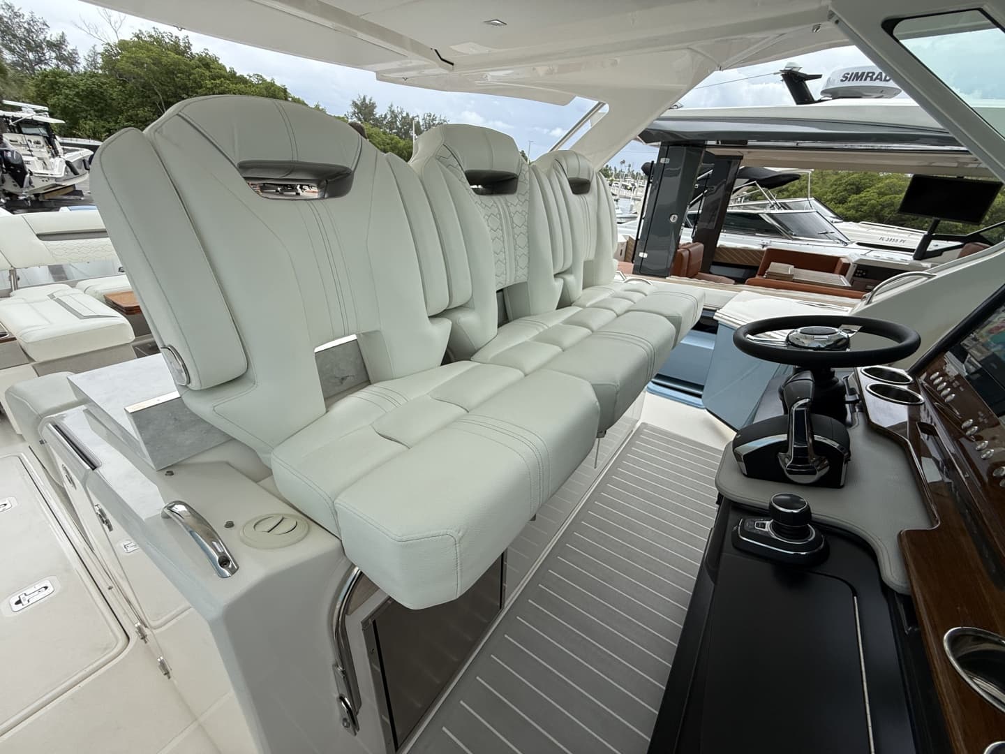 2025 Tiara Yachts 38LS