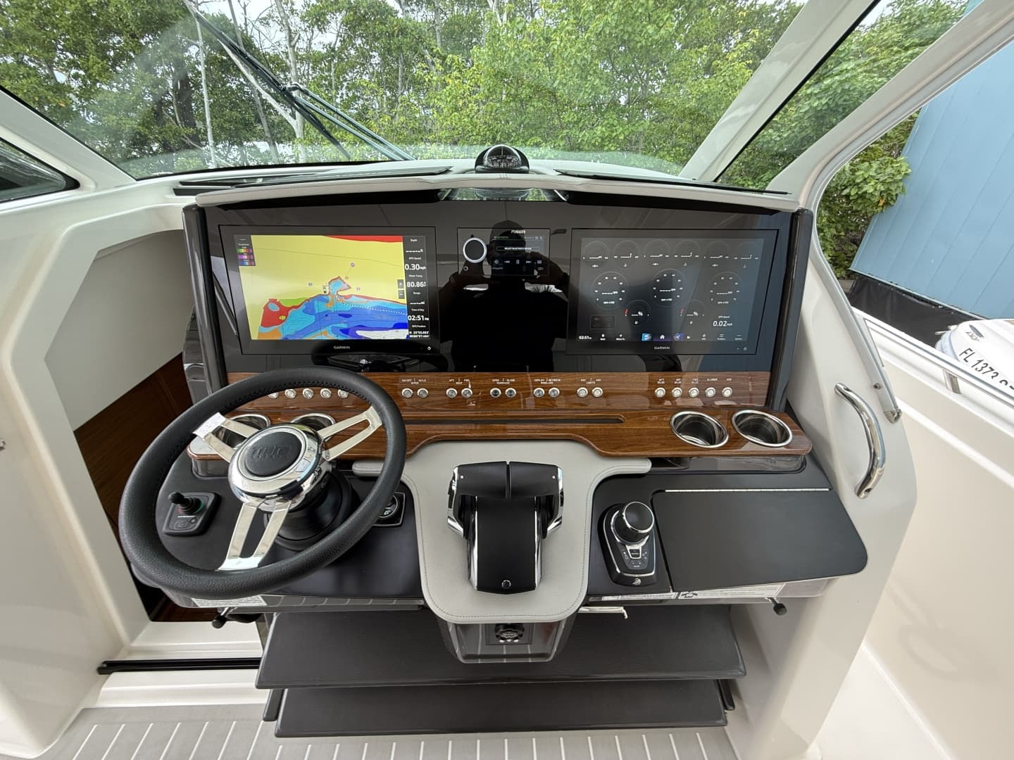 2025 Tiara Yachts 38LS