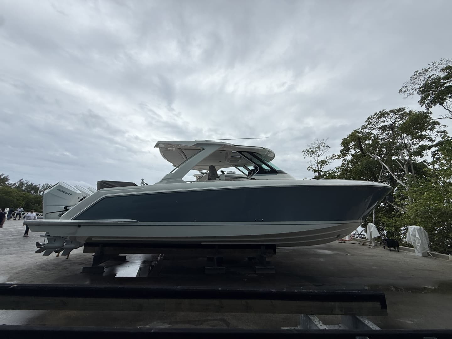 2025 Tiara Yachts 38LS