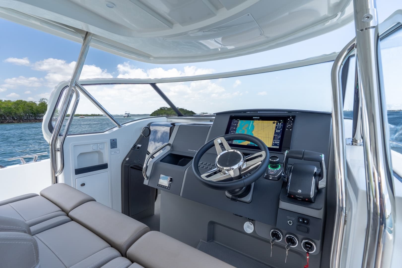 2025 Nimbus Tender 11