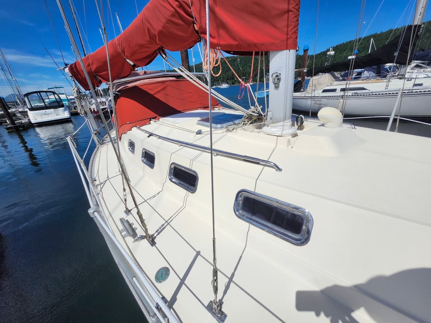 1982 Canadian Sailcraft CS-36