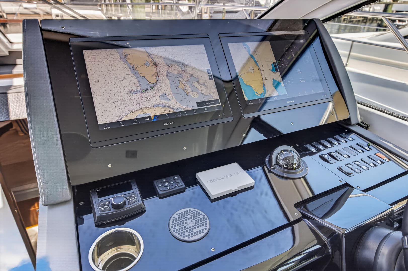 2023 Cruisers Yachts 50 CANTIUS