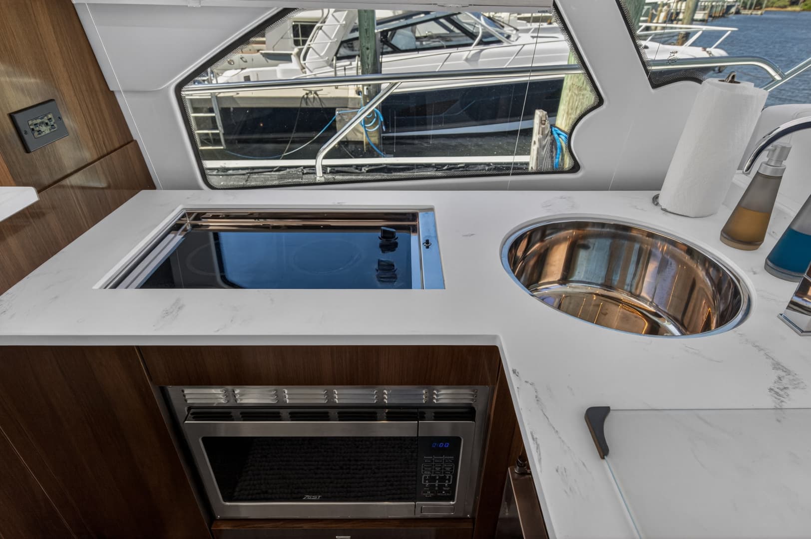 2023 Cruisers Yachts 50 CANTIUS