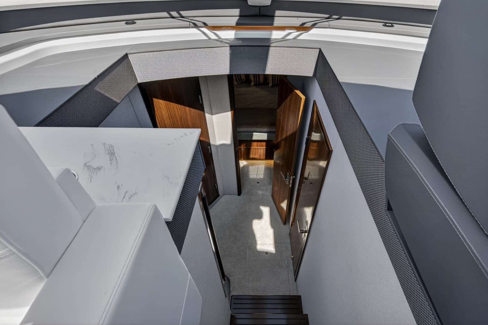 2023 Cruisers Yachts 50 CANTIUS