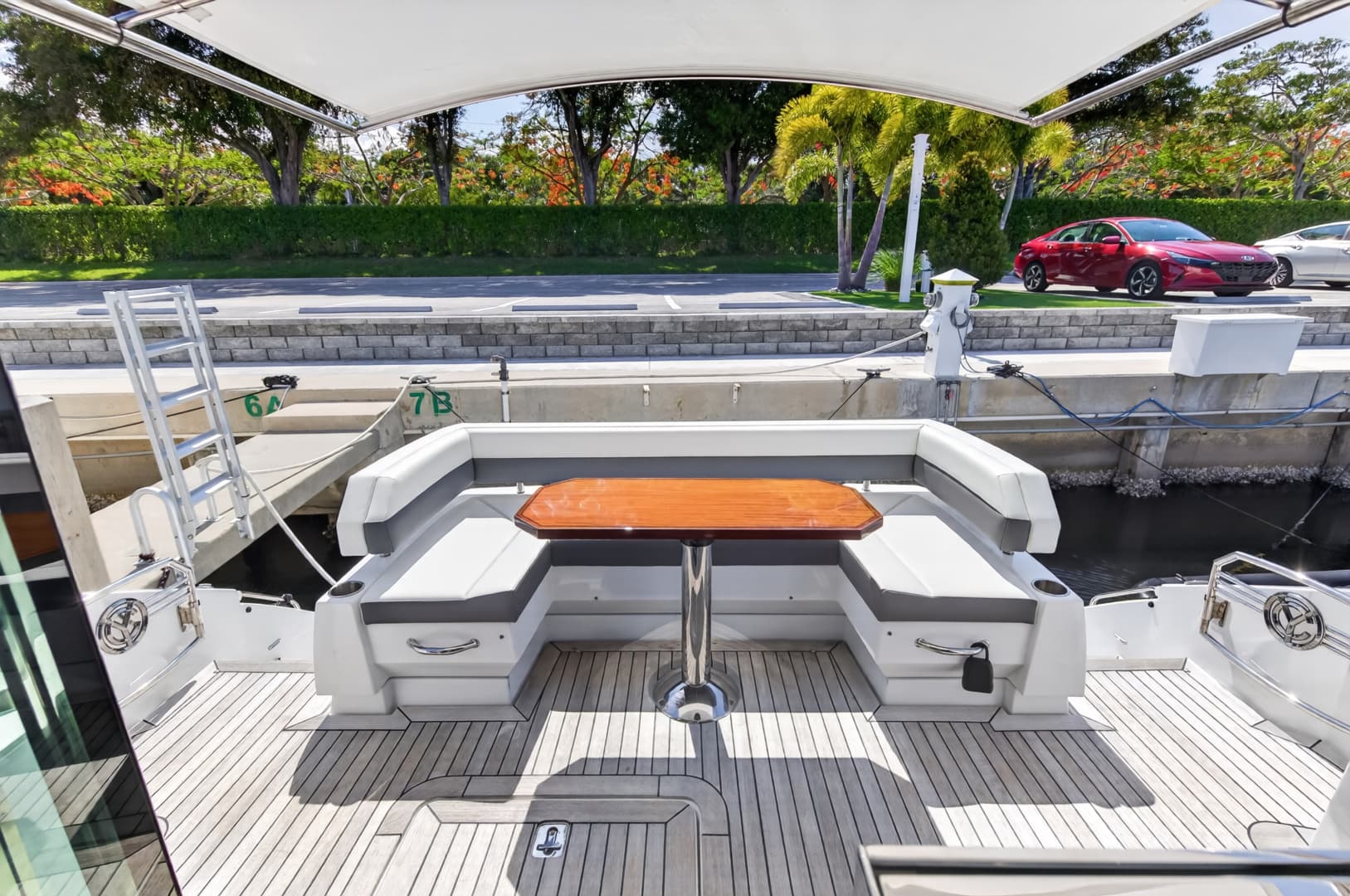 2023 Cruisers Yachts 50 CANTIUS