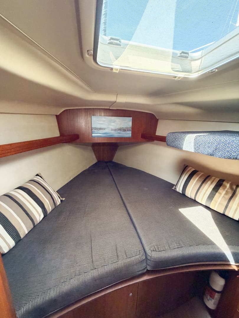 2005 Hunter 36