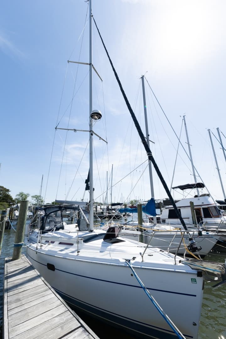 2005 Hunter 36