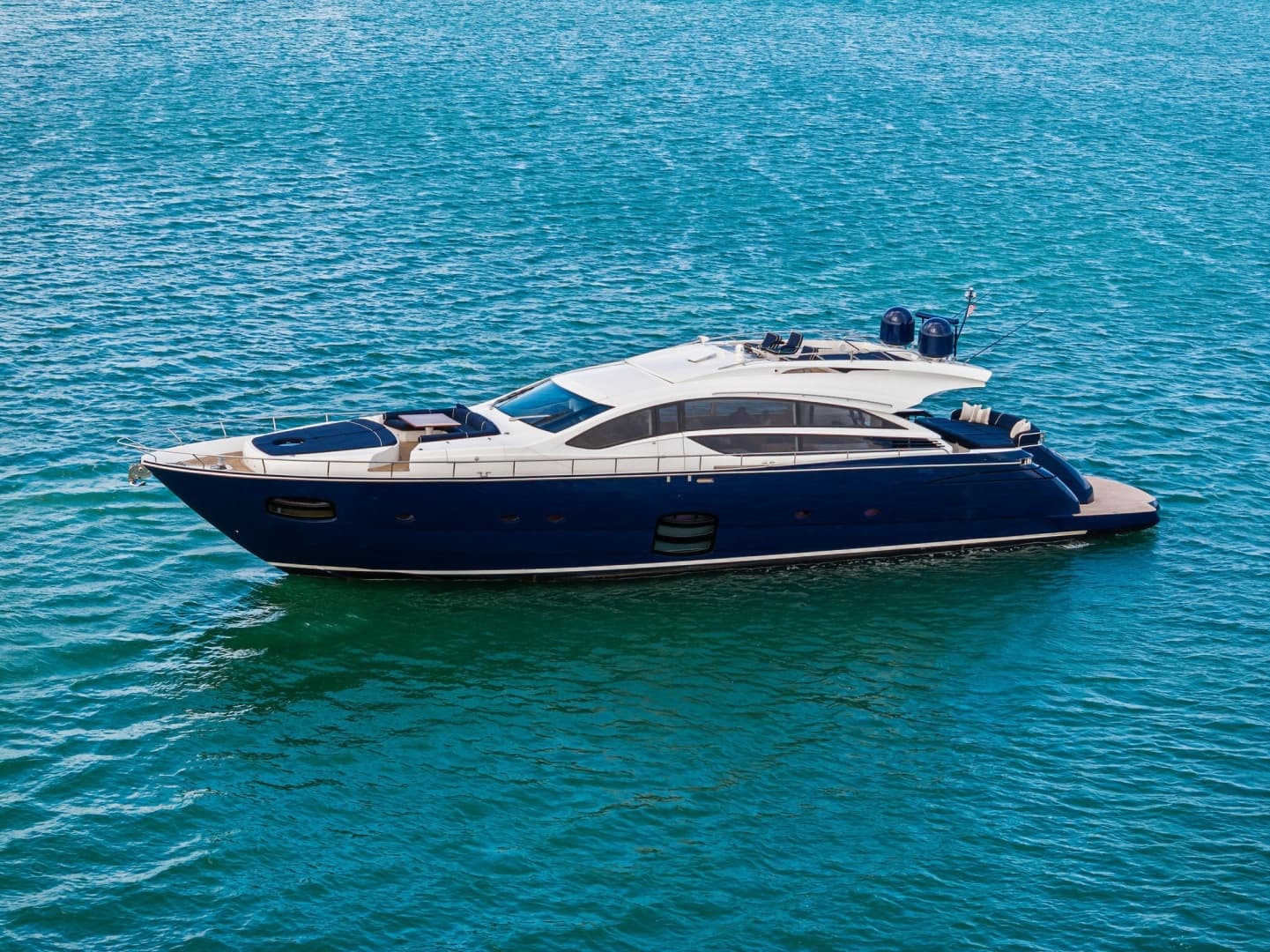 2013 Pershing 82