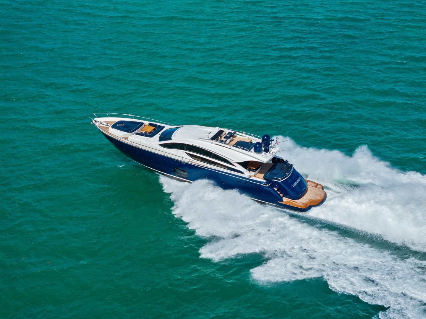 2013 Pershing 82