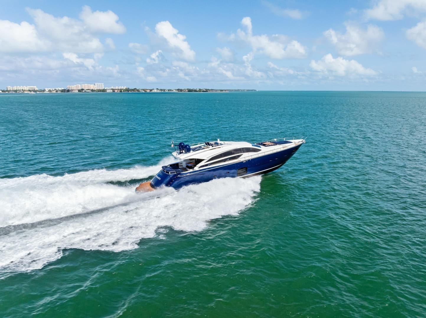 2013 Pershing 82