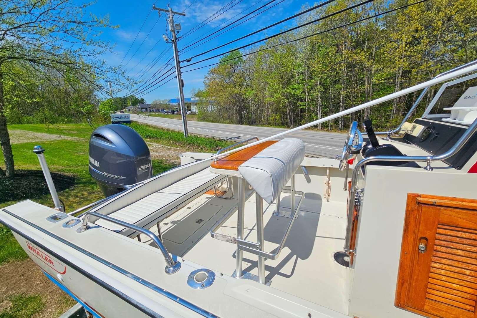1990 Boston Whaler Outrage Cuddy