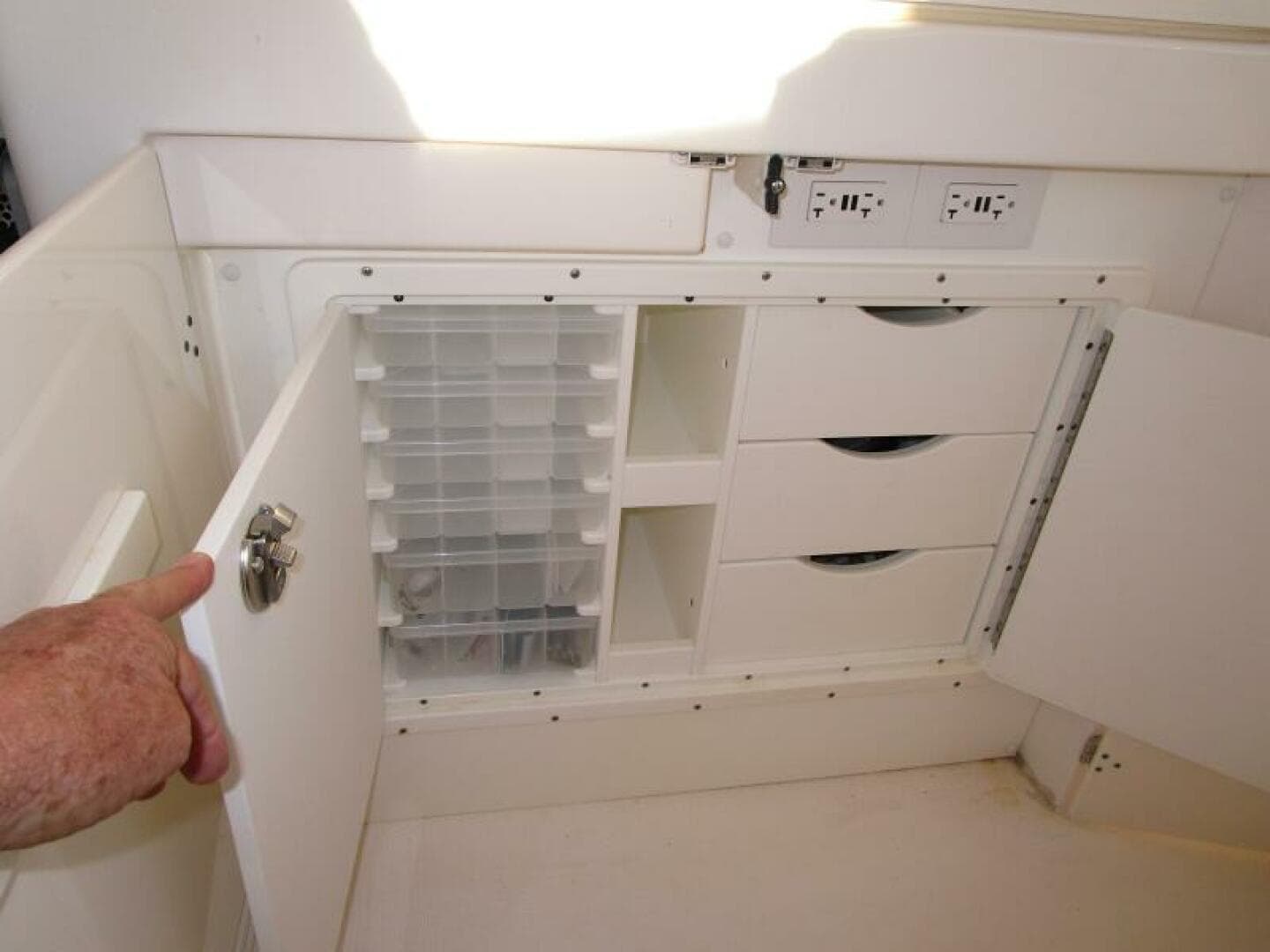 Tackle Center Under Bar