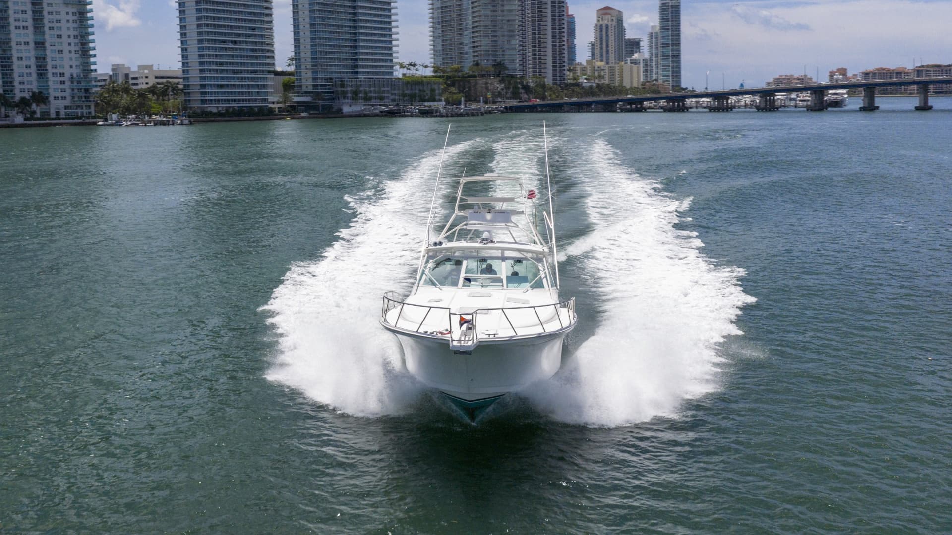 2000 Cabo 45 EXPRESS