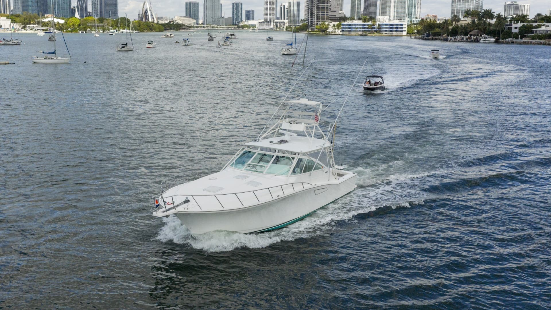 2000 Cabo 45 EXPRESS