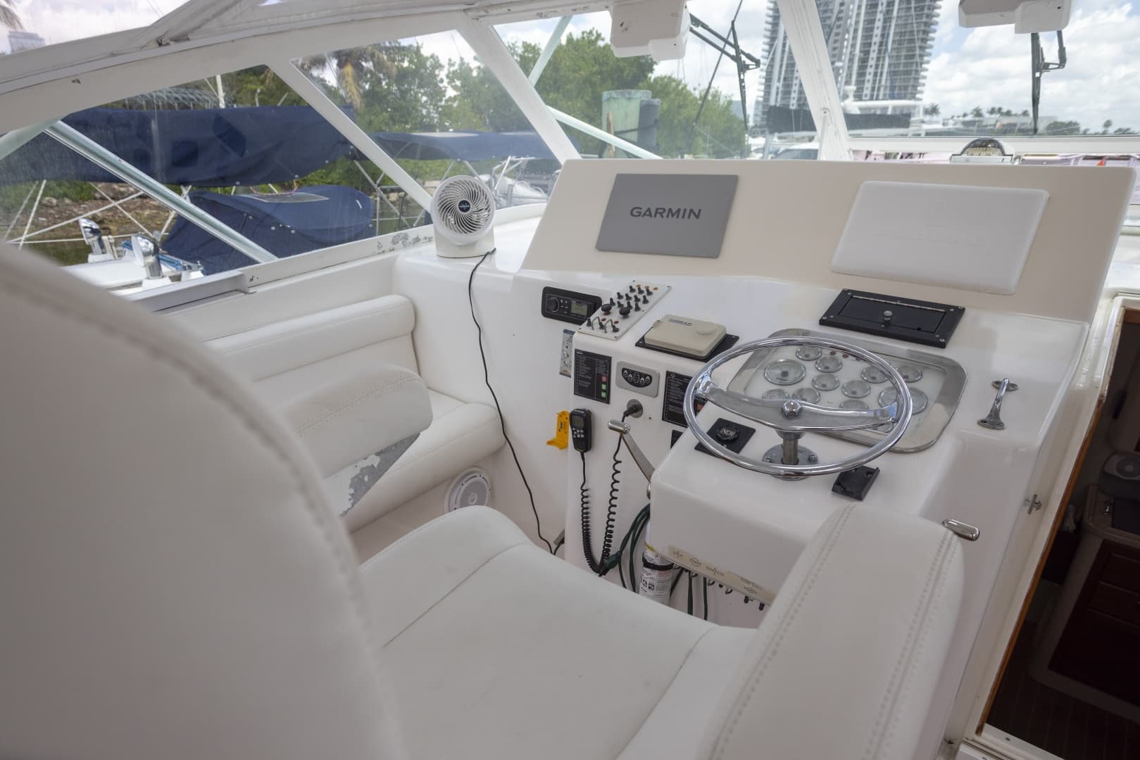 2000 Cabo 45 EXPRESS
