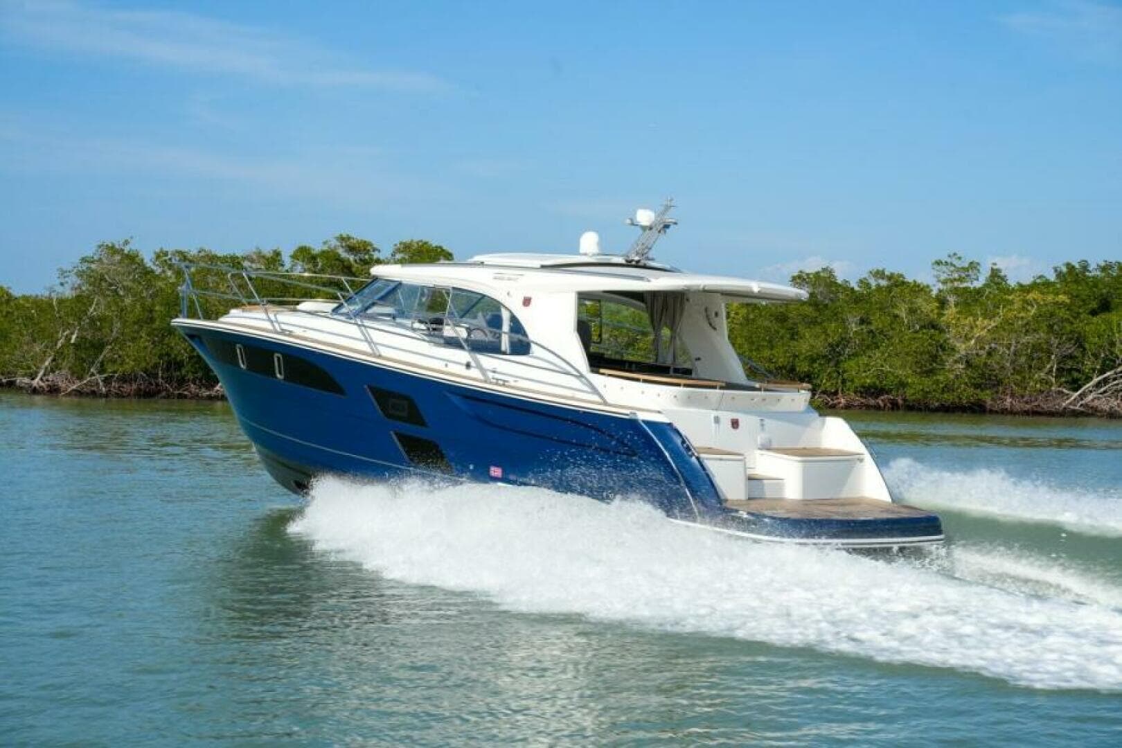 2026 Marex 360 Cabriolet Cruiser
