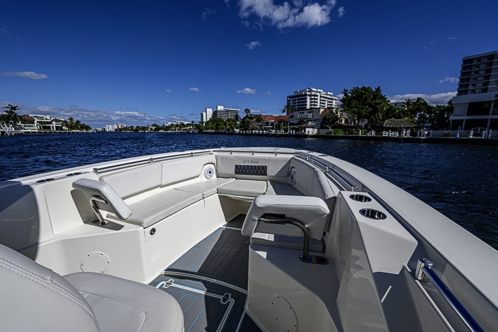 2021 Cobia 320 CC