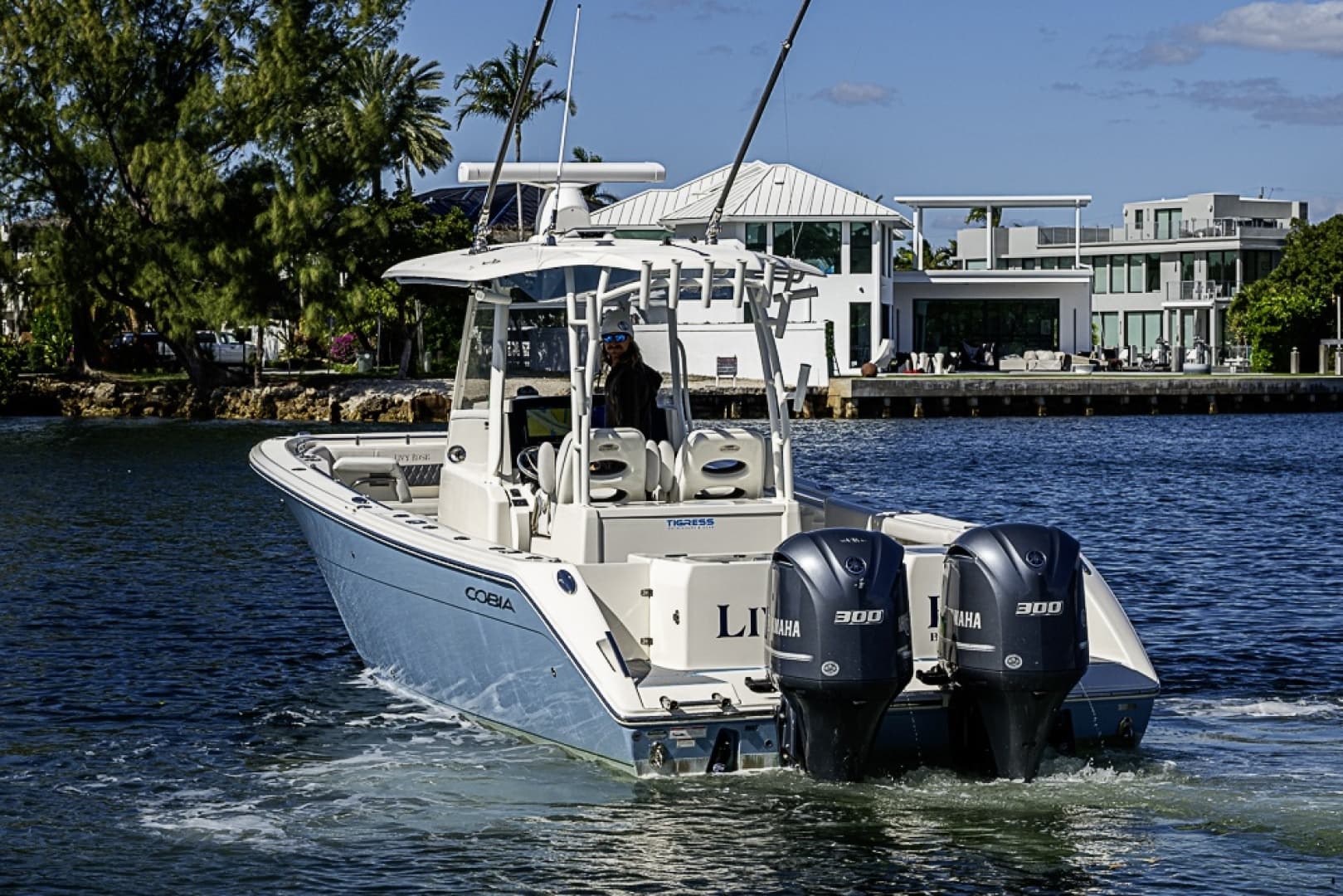 2021 Cobia 320 CC