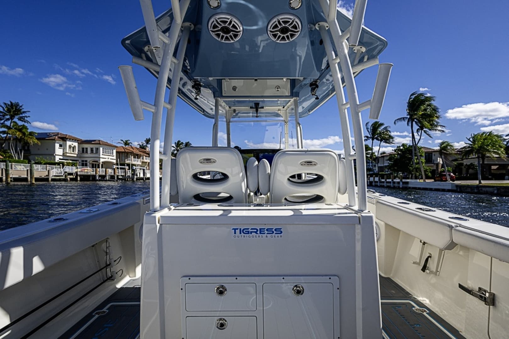 2021 Cobia 320 CC