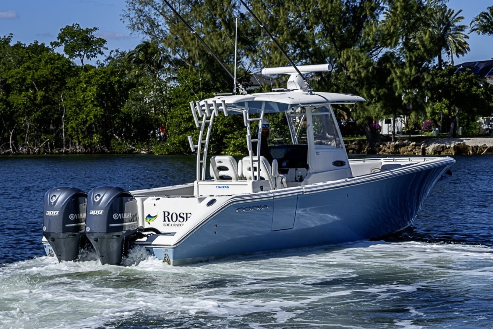 2021 Cobia 320 CC