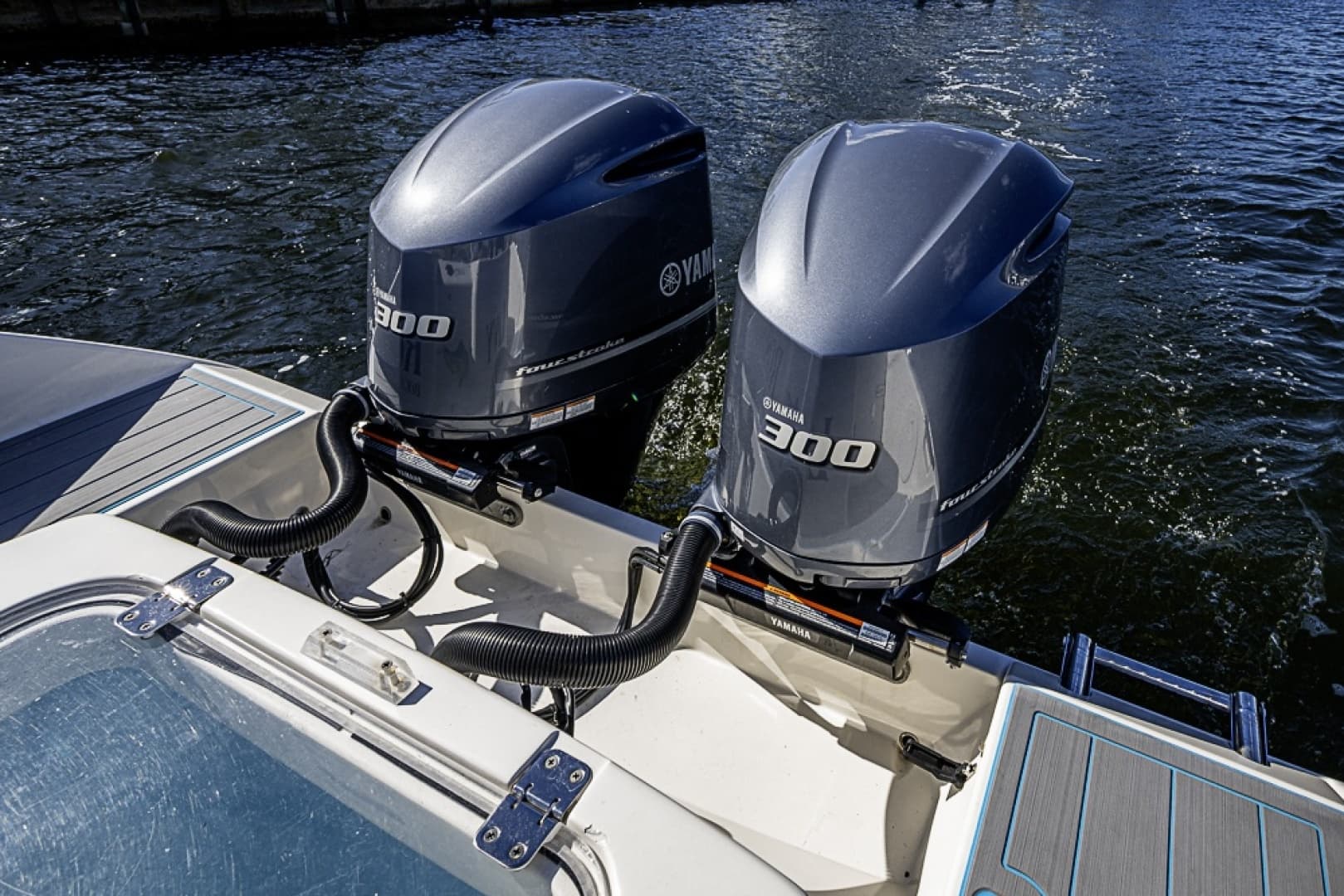 2021 Cobia 320 CC