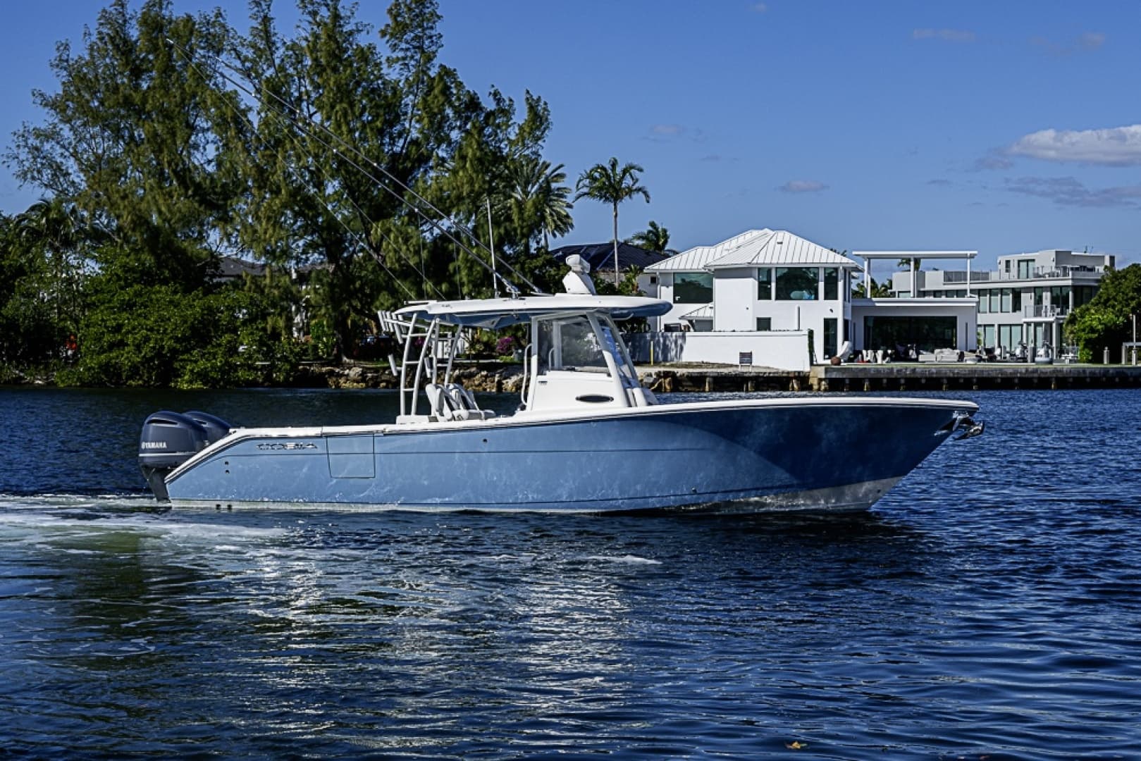 2021 Cobia 320 CC