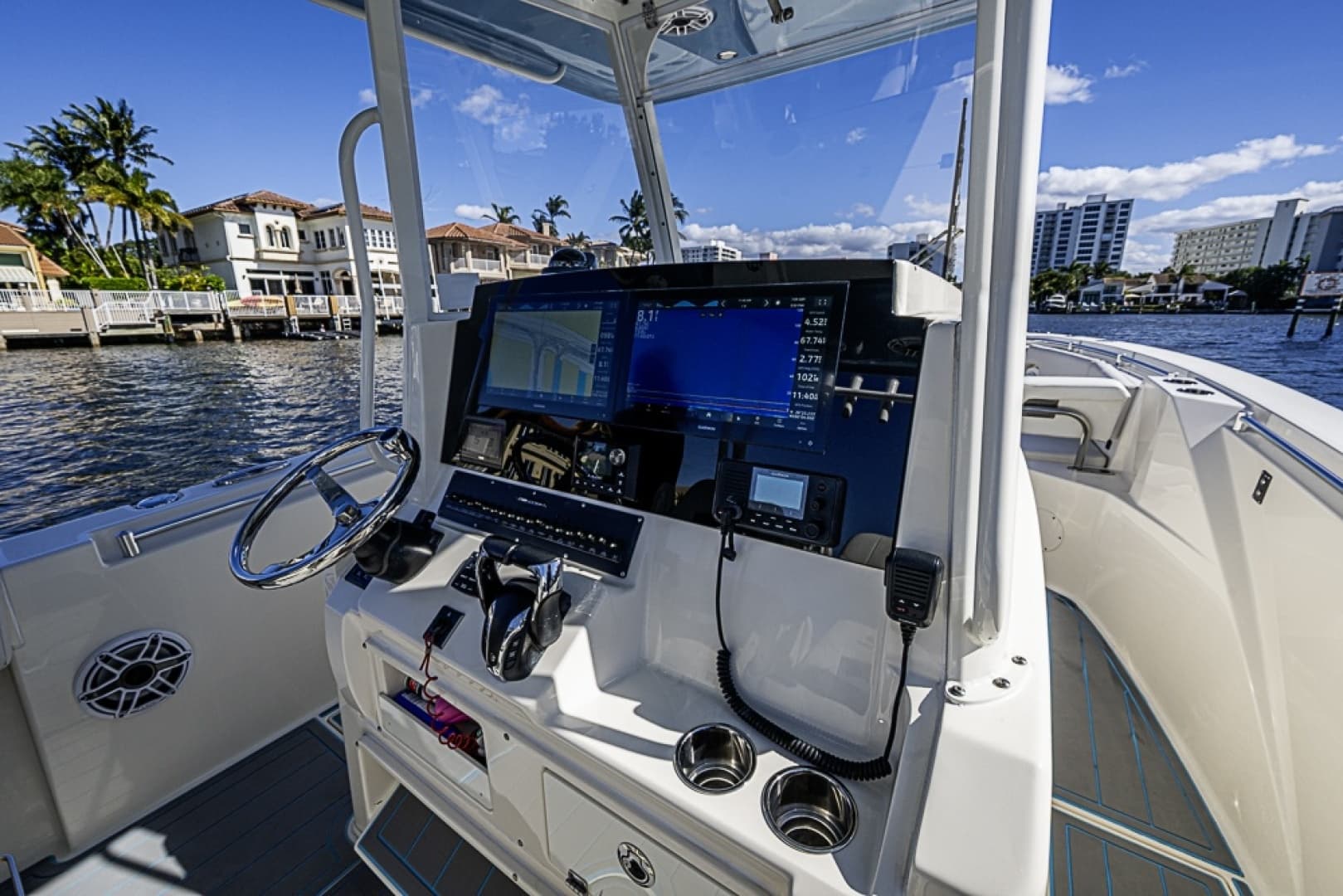 2021 Cobia 320 CC