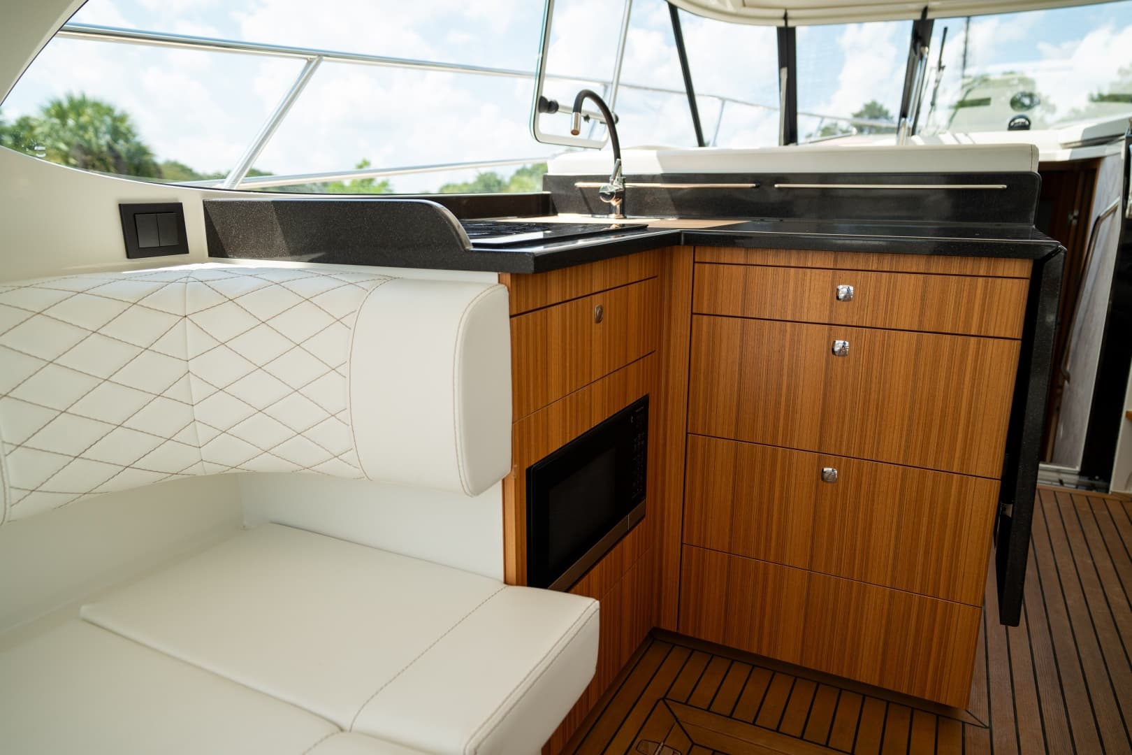 2026 Marex 360 Cabriolet Cruiser