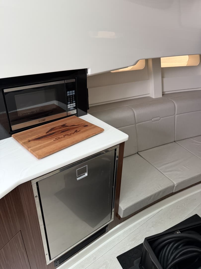 2022 Sea Ray 370 Sundancer